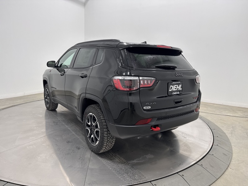 2026 Jeep Compass Trailhawk photo 2