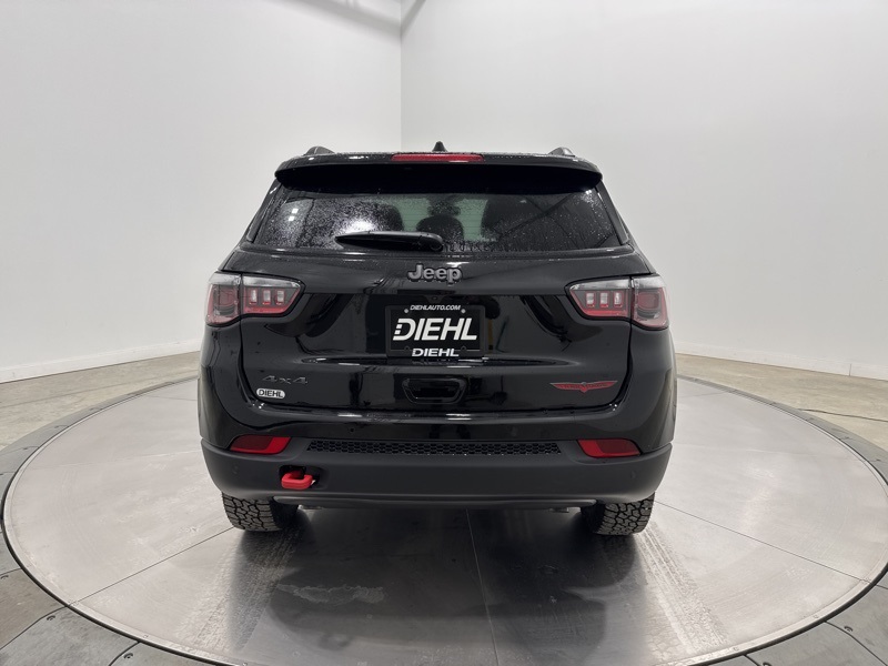 2026 Jeep Compass Trailhawk photo 3