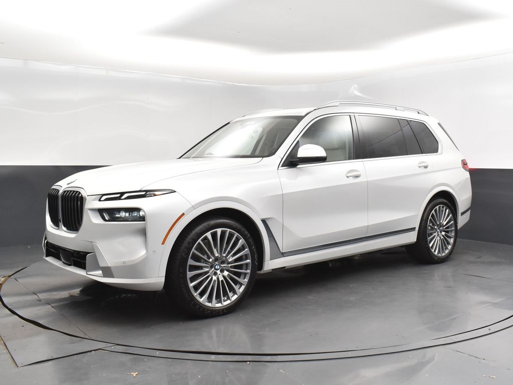 2026 Mineral White Metallic BMW X7 xDrive40i AWD SUV