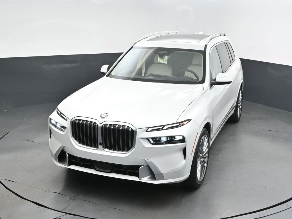 2026 Mineral White Metallic BMW X7 xDrive40i AWD SUV