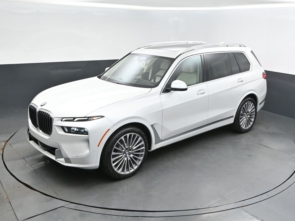 2026 Mineral White Metallic BMW X7 xDrive40i AWD SUV