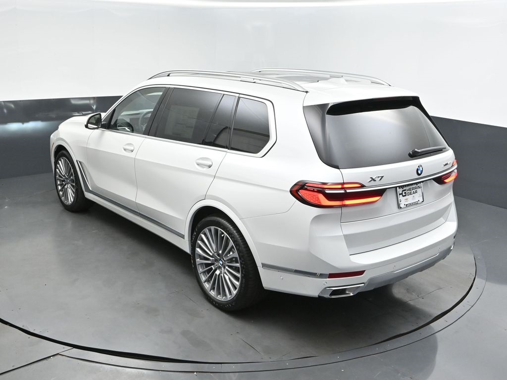 2026 Mineral White Metallic BMW X7 xDrive40i AWD SUV