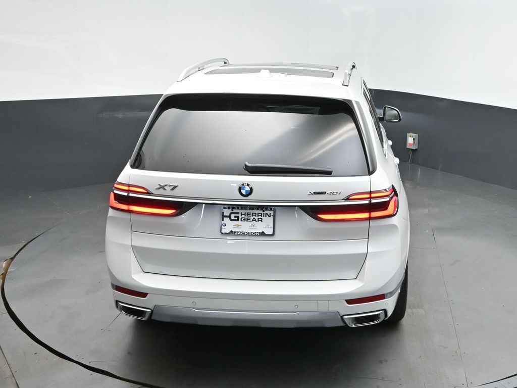 2026 Mineral White Metallic BMW X7 xDrive40i AWD SUV