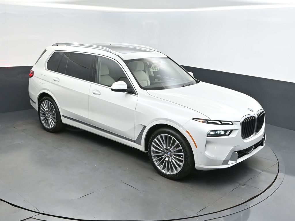 2026 Mineral White Metallic BMW X7 xDrive40i AWD SUV