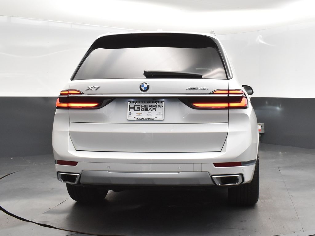 2026 Mineral White Metallic BMW X7 xDrive40i AWD SUV