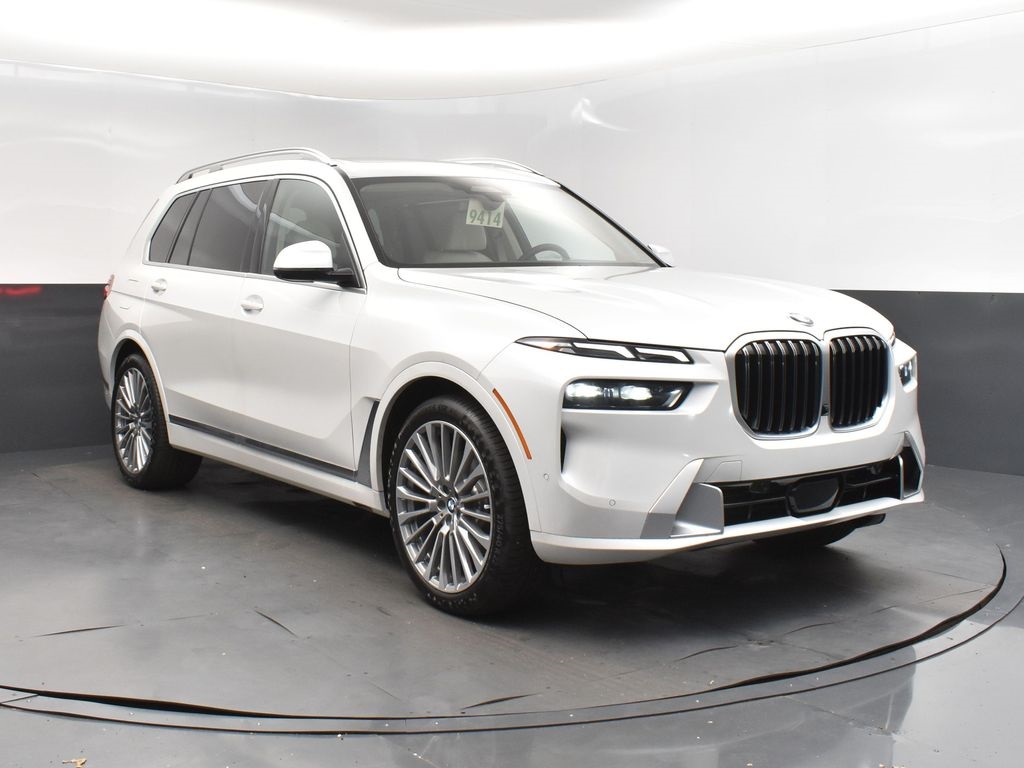 2026 Mineral White Metallic BMW X7 xDrive40i AWD SUV