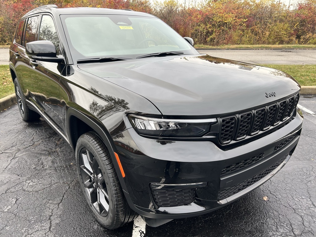 new 2025 Jeep Grand Cherokee L car, priced at $52,585