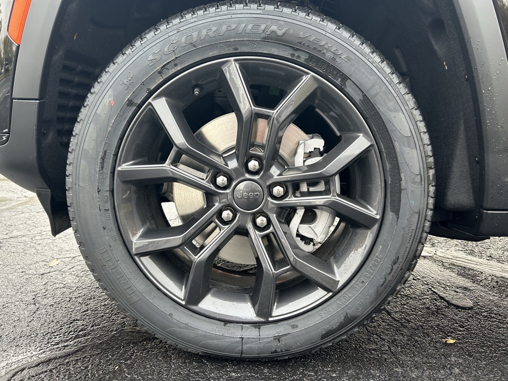 new 2025 Jeep Grand Cherokee L car, priced at $52,585