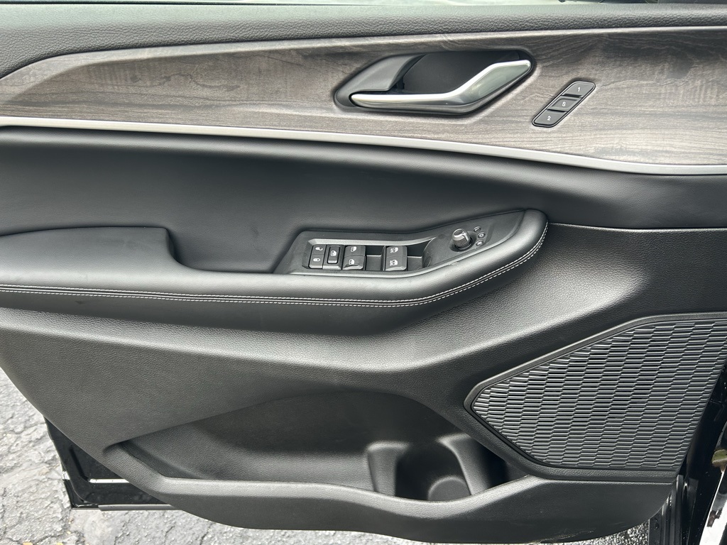 new 2025 Jeep Grand Cherokee L car, priced at $52,585