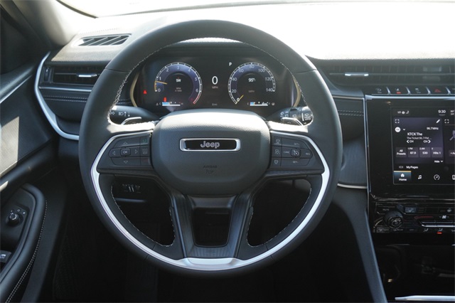 2025 Jeep Grand Cherokee Altitude X photo 13