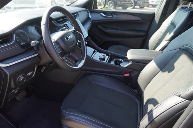 2025 Jeep Grand Cherokee Altitude X photo 15
