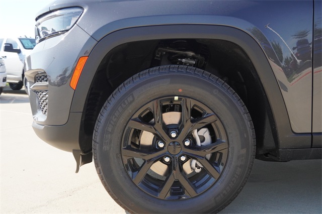 2025 Jeep Grand Cherokee Altitude X photo 3