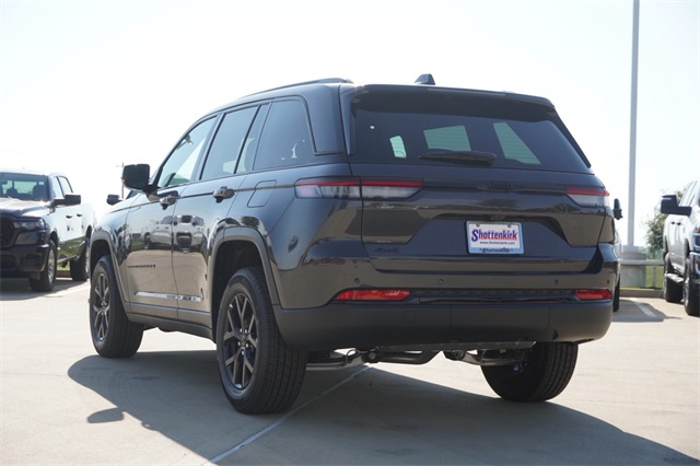 2025 Jeep Grand Cherokee Altitude X photo 4