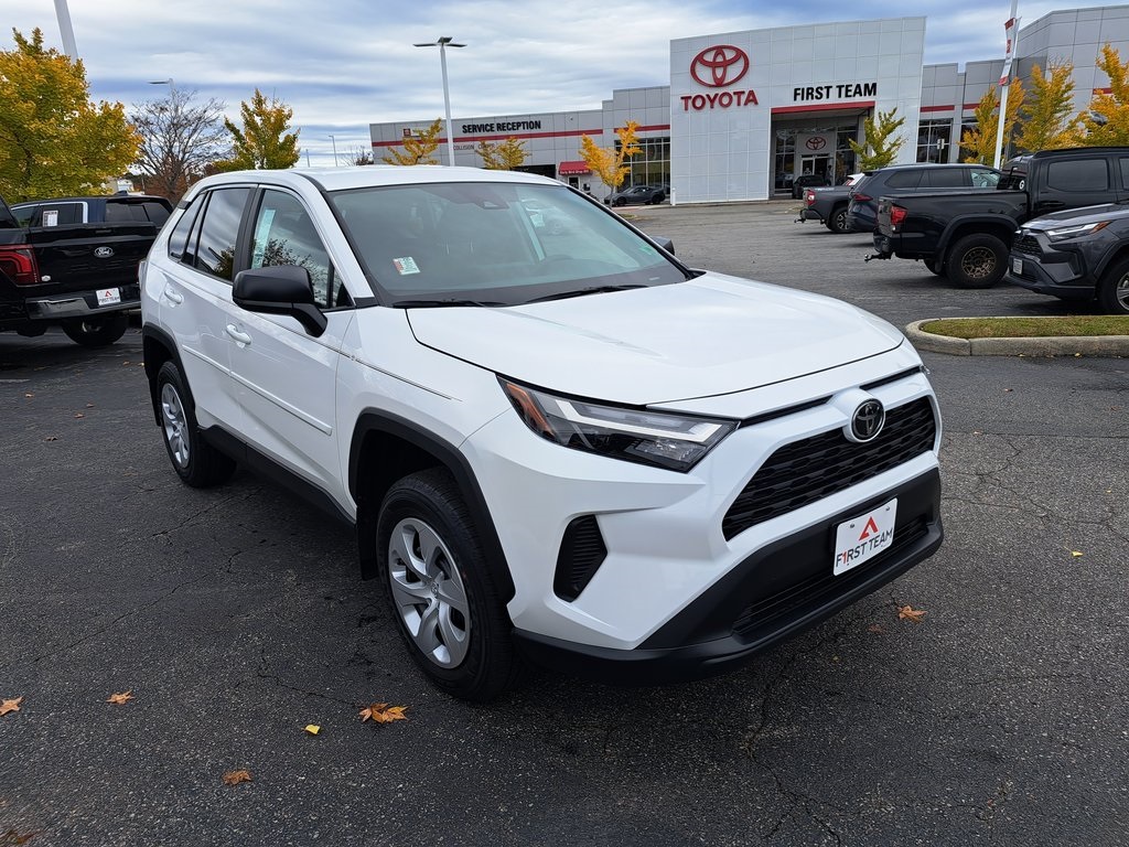 2025 Toyota RAV4 LE photo 3