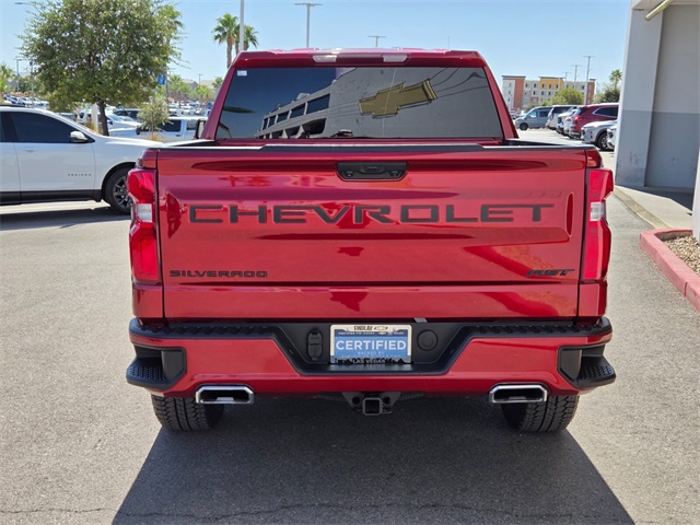 2022 Chevrolet Silverado RST photo 2