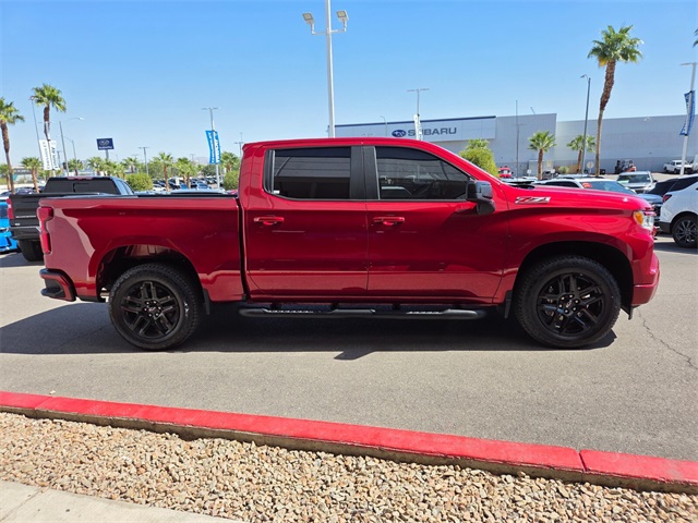 2022 Chevrolet Silverado RST photo 4