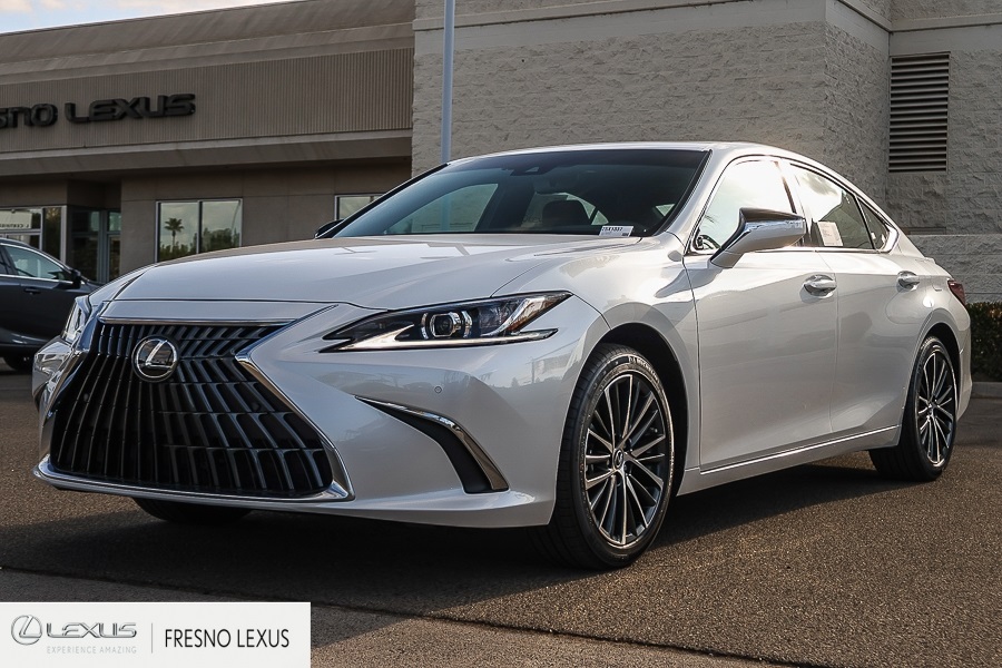 2025 Lexus ES 300h photo 3