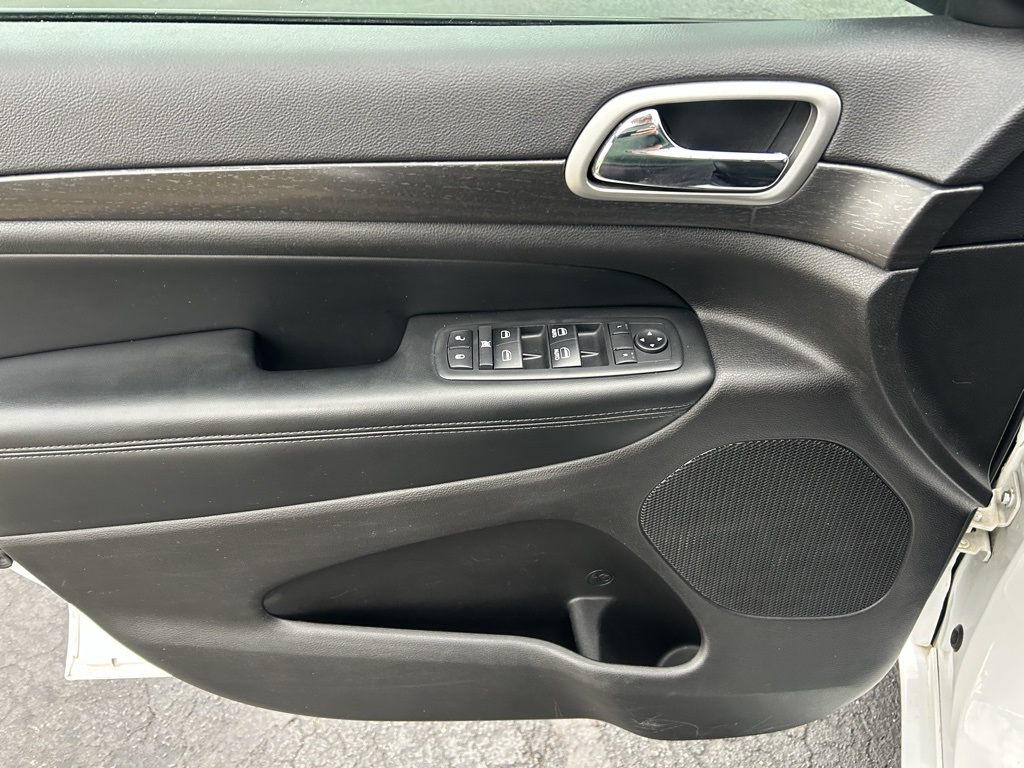 used 2018 Jeep Grand Cherokee car, priced at $13,373
