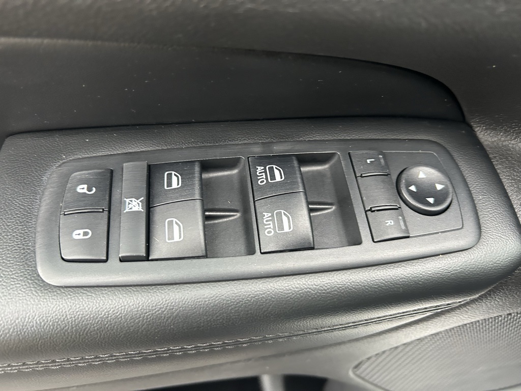 used 2018 Jeep Grand Cherokee car, priced at $13,373