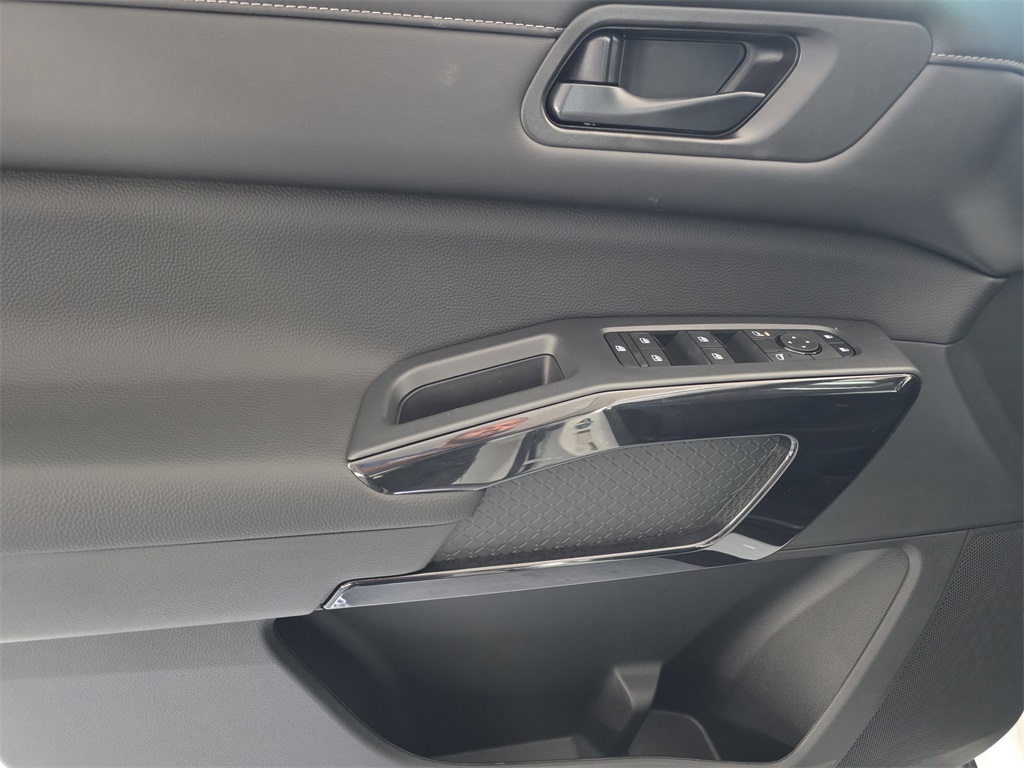 new 2026 Nissan Pathfinder car, priced at $34,508