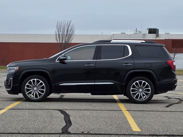 2022 GMC Acadia AWD Denali