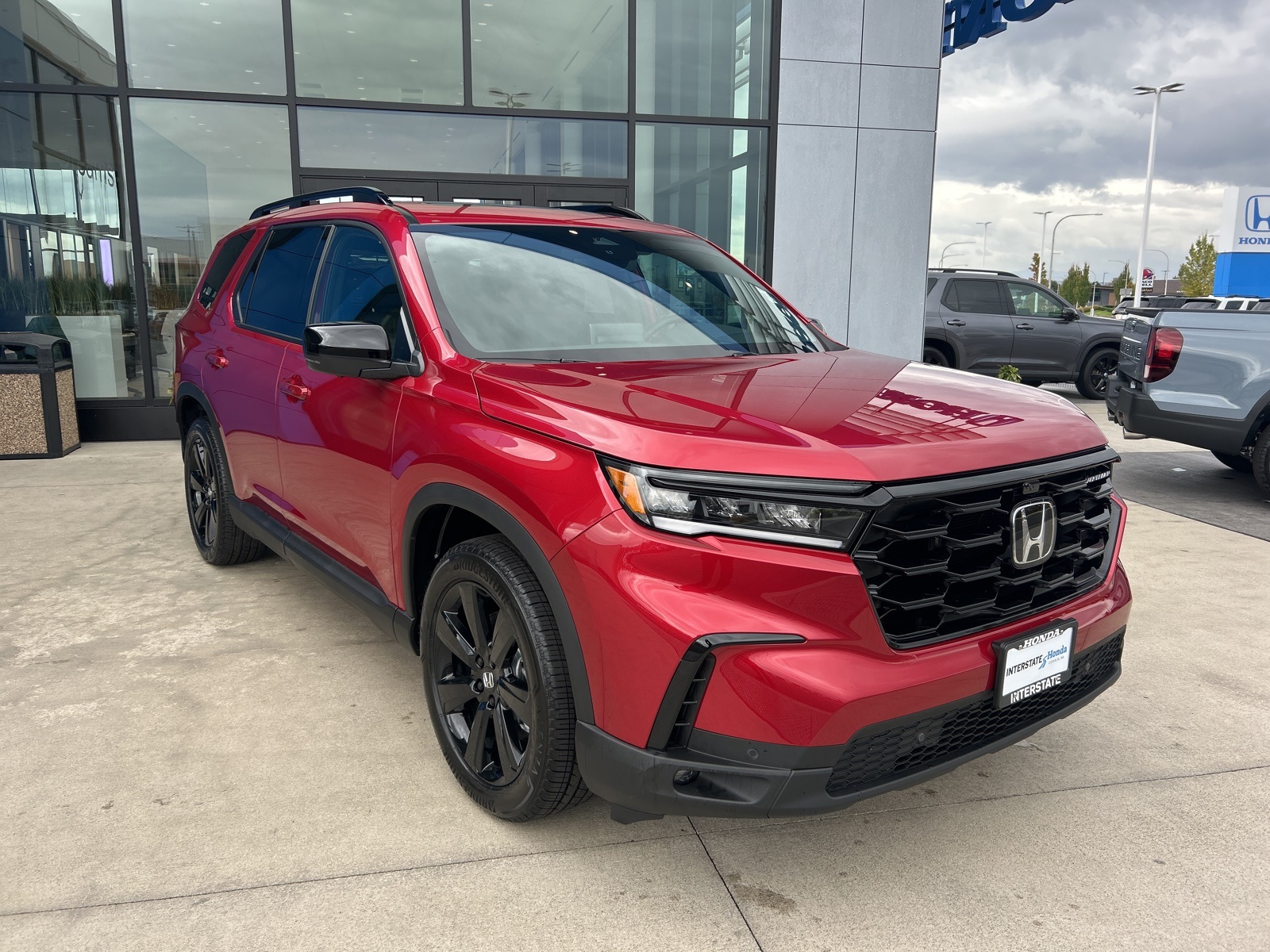 2025 Honda Pilot Black Edition photo 3