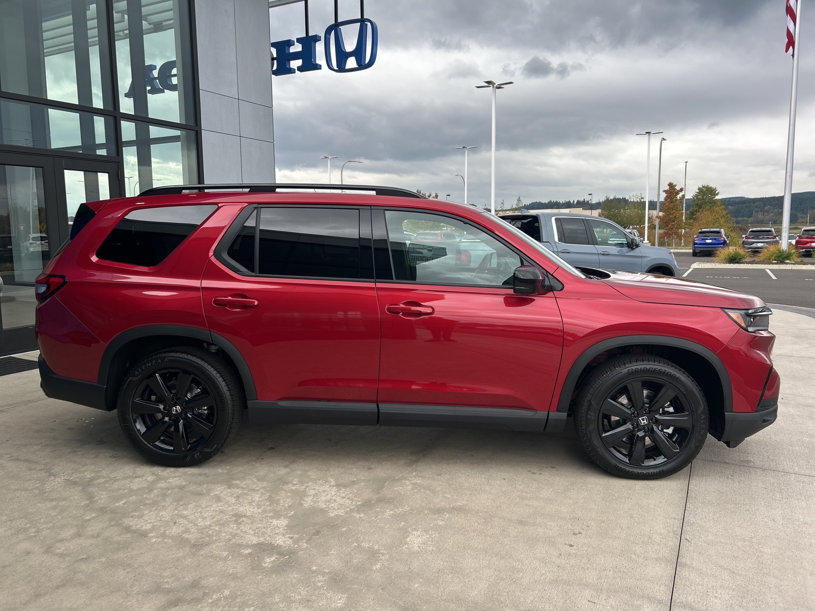 2025 Honda Pilot Black Edition photo 4