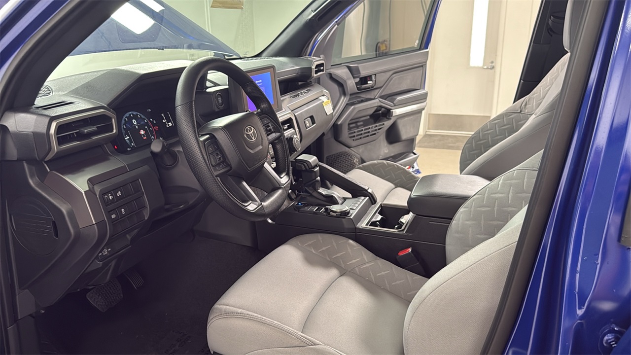 2025 Toyota Tacoma SR5 Double Cab photo 11