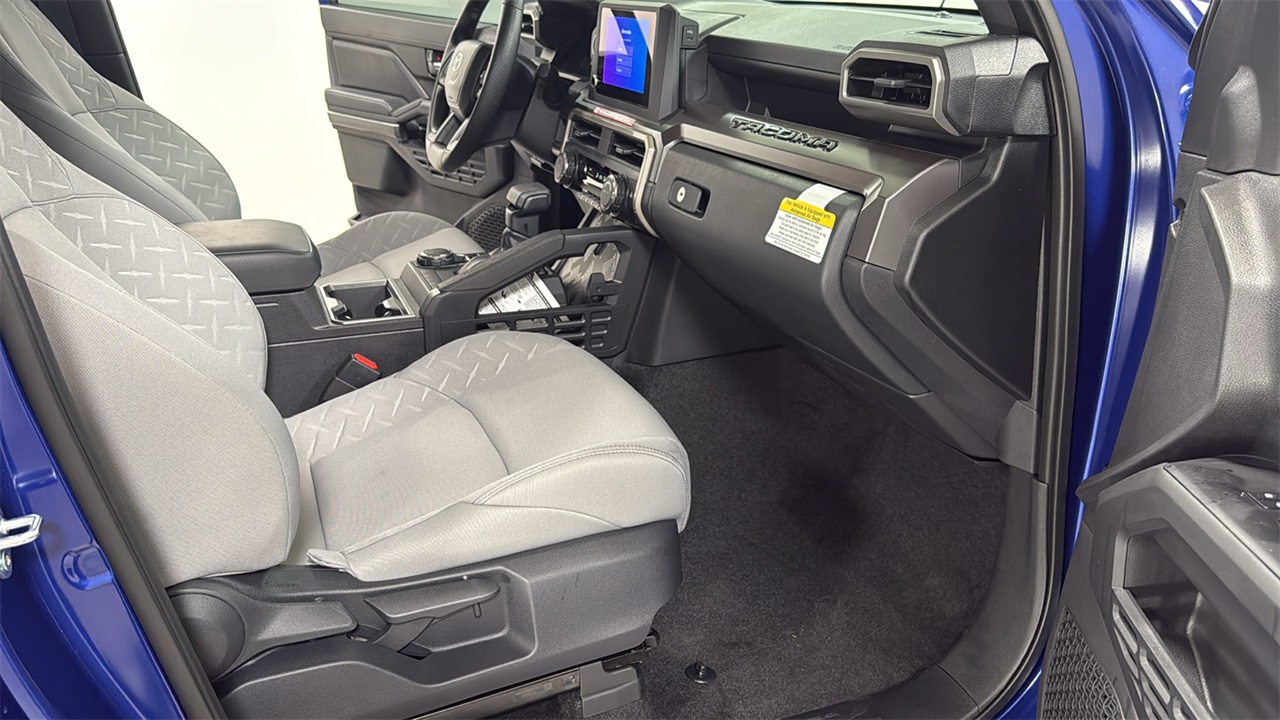 2025 Toyota Tacoma SR5 Double Cab photo 17