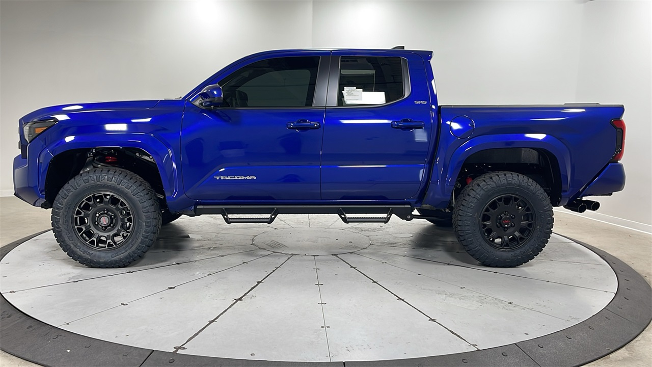 2025 Toyota Tacoma SR5 Double Cab photo 8