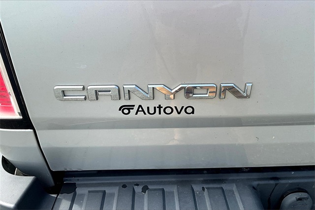 2015 Quicksilver Metallic GMC Canyon SLE1 4X4 Truck
