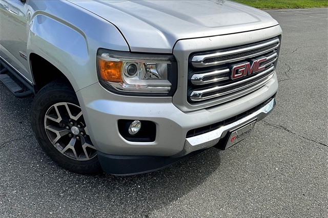 2015 Quicksilver Metallic GMC Canyon SLE1 4X4 Truck