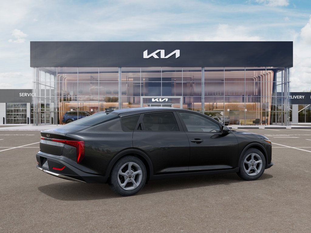 2025 Kia K4 LXS photo 5
