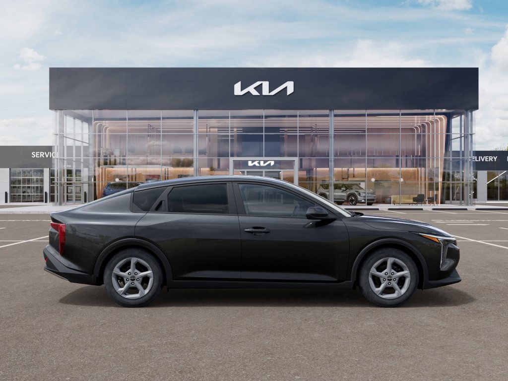2025 Kia K4 LXS photo 6