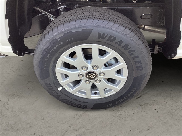 2025 Toyota Tacoma SR Double Cab photo 14