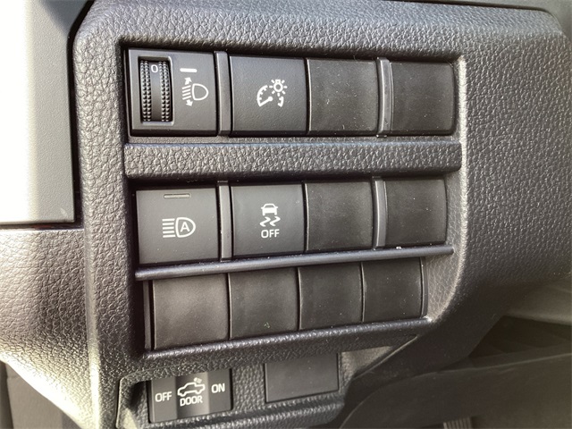 2025 Toyota Tacoma SR Double Cab photo 23