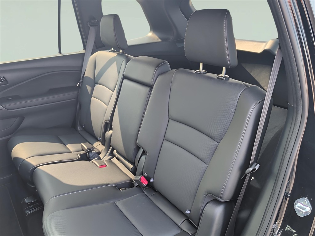 2023 Honda Passport EX-L photo 2