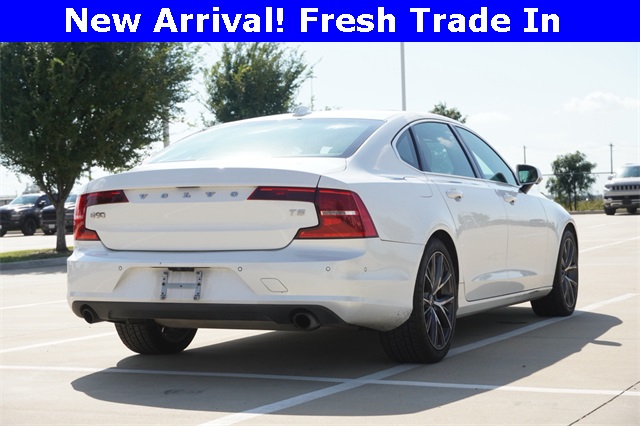 2018 Volvo S90 T5 Momentum photo 6