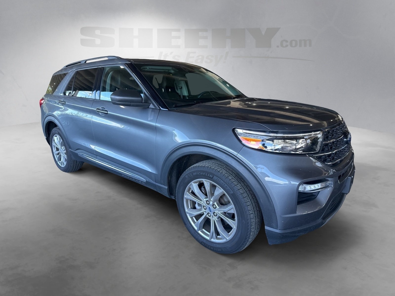 2023 Ford Explorer XLT photo 2
