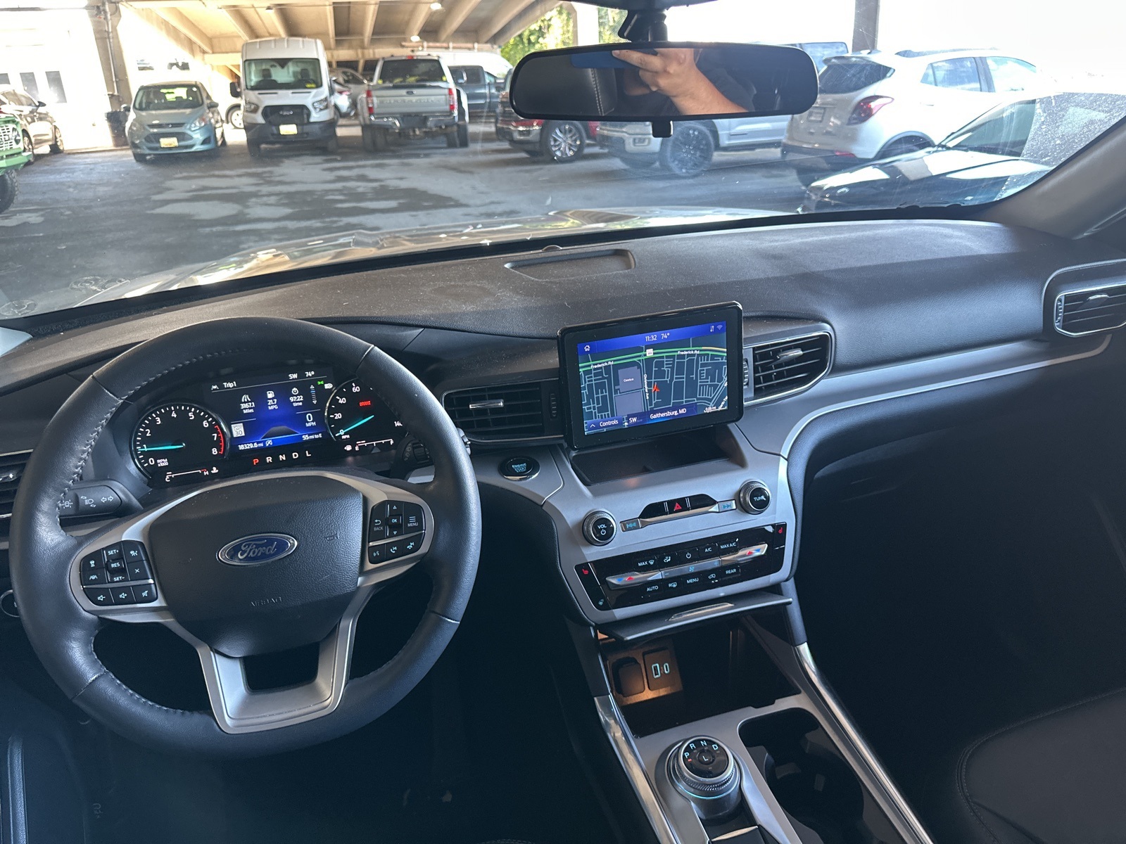 2023 Ford Explorer XLT photo 3