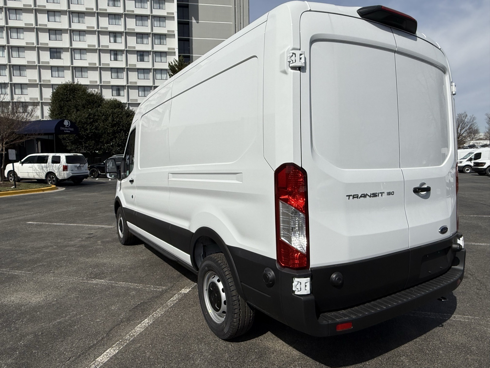 Transit Van 150 Medium Roof w/148-inch WB