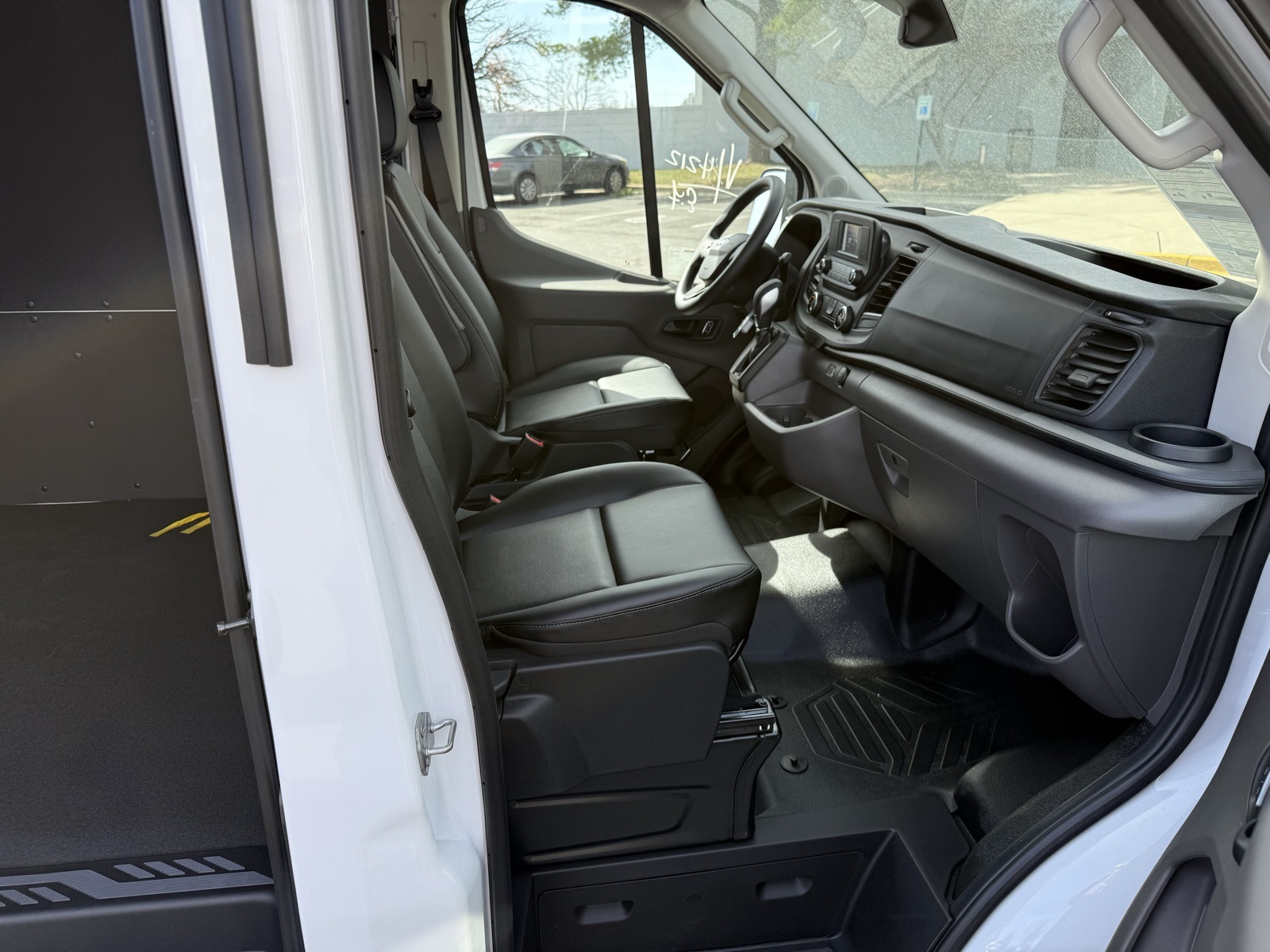 Transit Van 150 Medium Roof w/148-inch WB