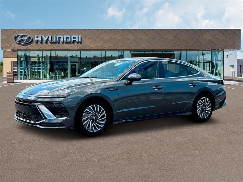 2025 Hyundai Sonata Hybrid Limited photo 2