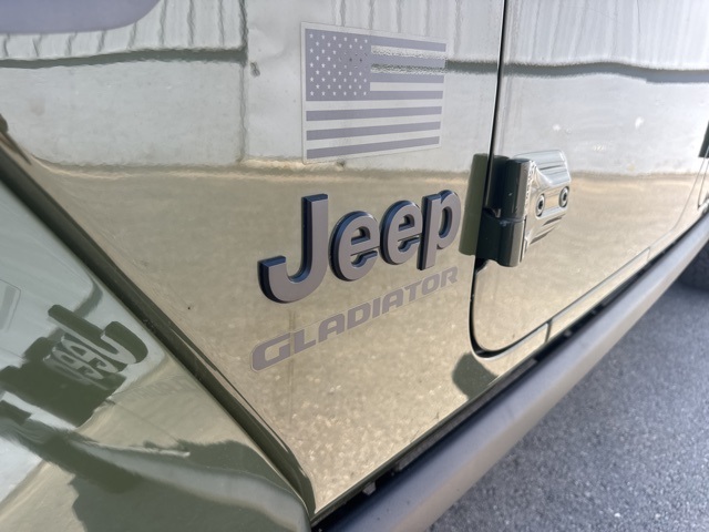 2021 Sarge Green Clearcoat Jeep Gladiator Sport 4X4 Truck