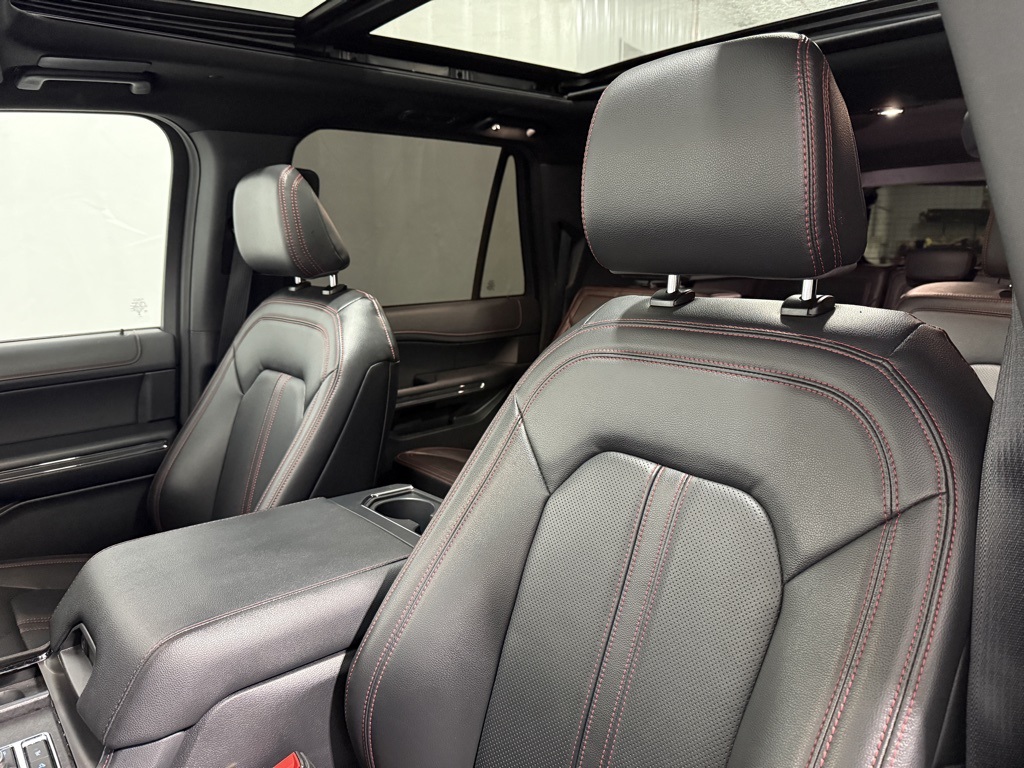 2023 Ford Expedition MAX Limited photo 4
