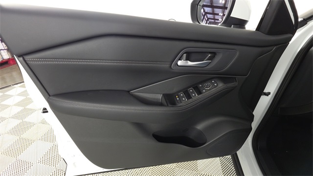 2025 Everest White Pearl Nissan Rogue SL FWD SUV
