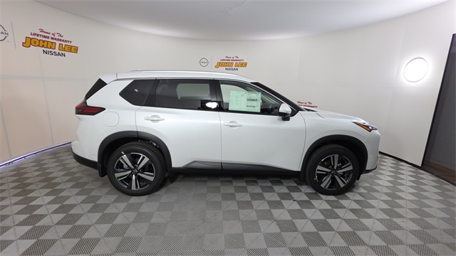 2025 Everest White Pearl Nissan Rogue SL FWD SUV