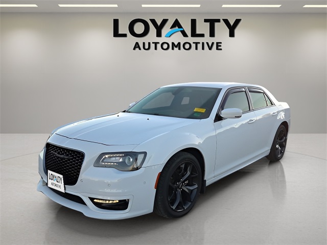 2022 Chrysler 300 Touring L's photo