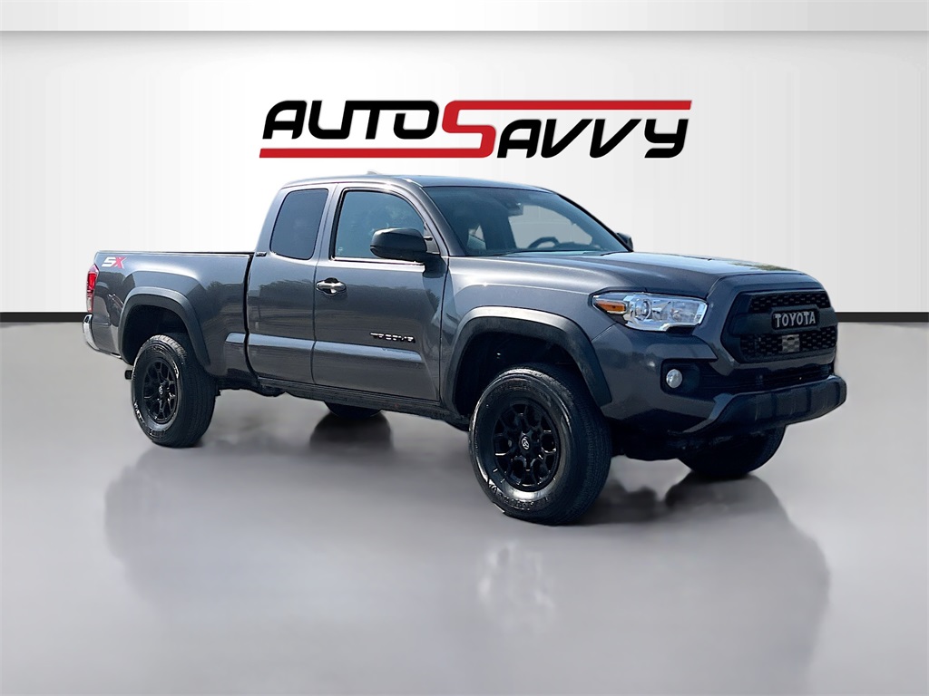 2023 Toyota Tacoma SR5's photo