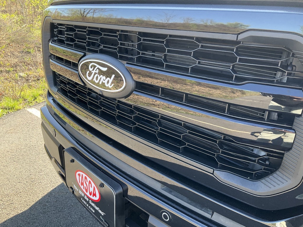 2024 Ford F-150 Lariat photo 29